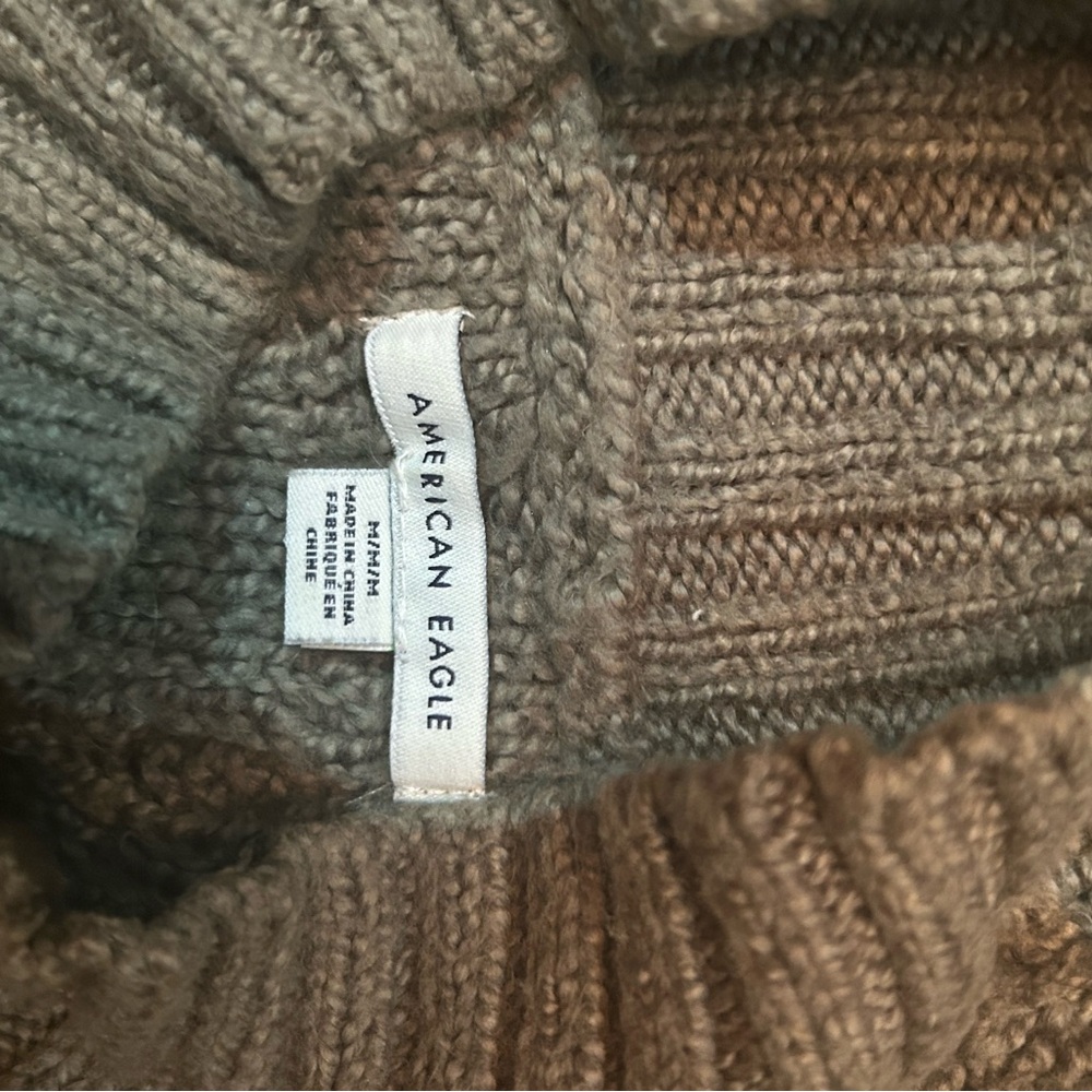 American Eagle Outfitters Green Off-the-Shoulder Sweater - Picture 6 of 6